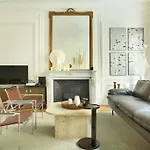 Louvre Apartment