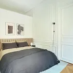 Louvre Apartment